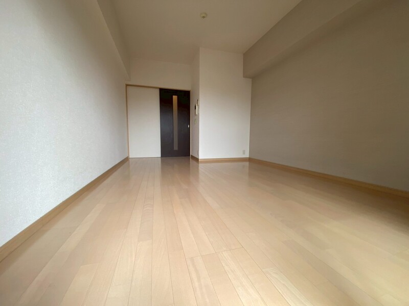 居室・リビング　写真は別号室です。現況優先になります。