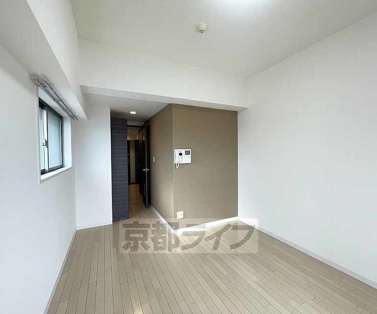 アーバンフラッツ五条堀川の居間写真