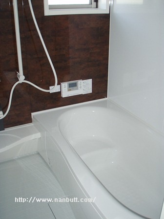 バス・シャワールーム　追焚き機能付き一坪バス