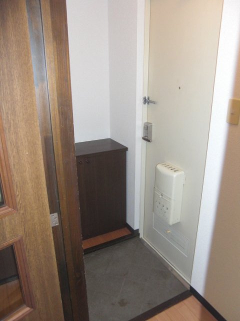 玄関　下駄箱付