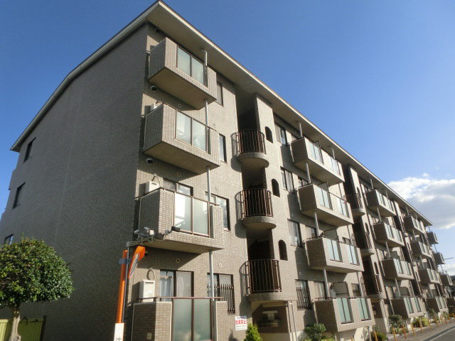 神戸市西区玉津町新方のマンションの建物外観