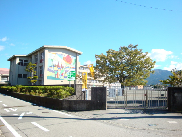 【セジュール山崎Ｂの小学校】