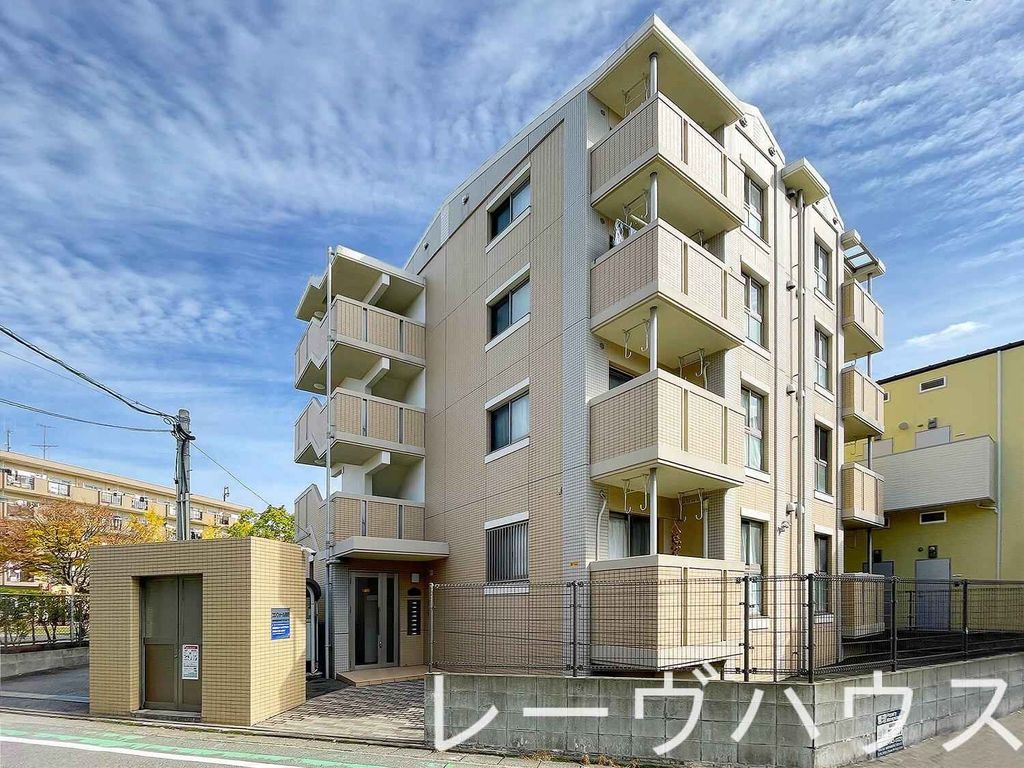 【福岡市城南区別府のマンションの建物外観】