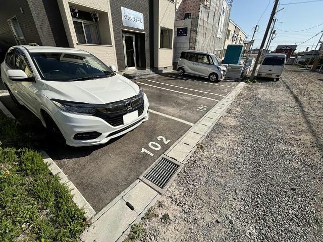 駐車場　駐車場