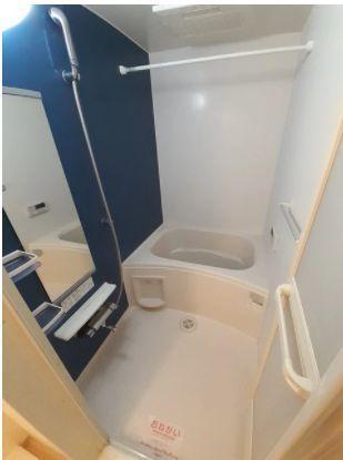 バス・シャワールーム　浴室乾燥機付きです★