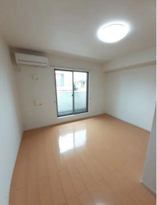 居室・リビング　９.4帖の洋室★