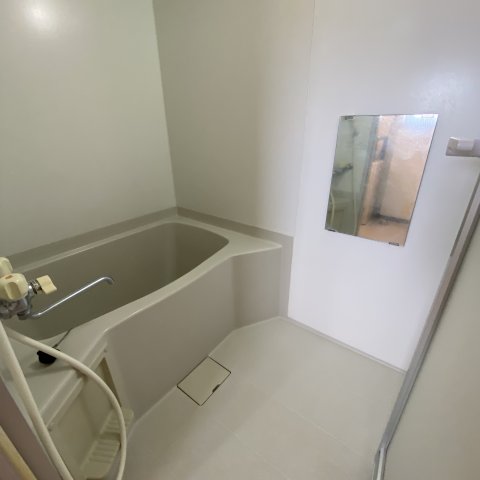 バス・シャワールーム　ゆったり過ごせるお風呂です