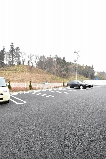 【田村郡三春町大字熊耳のアパートの駐車場】