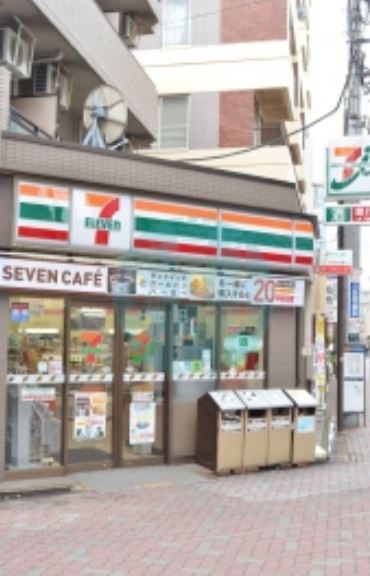 コンビニ　セブンイレブン大田区西蒲田3丁目店（コンビニ）まで73m