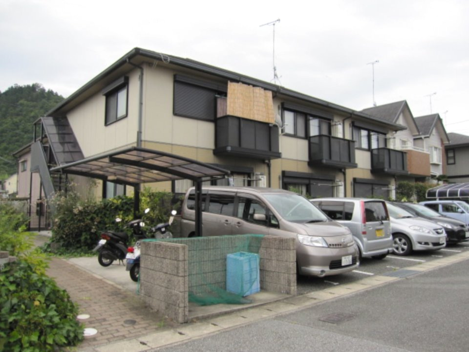 【メイプル丸山台の建物外観】