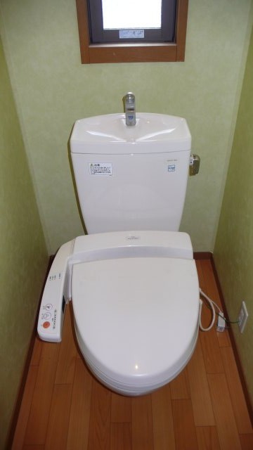 トイレ　温水洗浄便座付トイレ