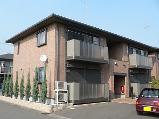 建物外観　南向きで日当たり良好　角部屋　間取り反転タイプあり