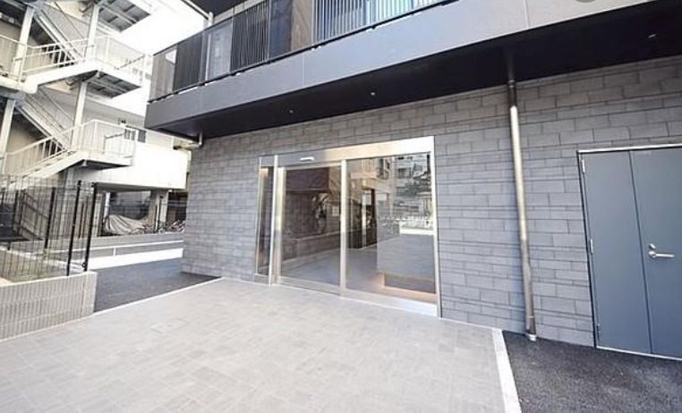 エントランス　ご見学予約受付中