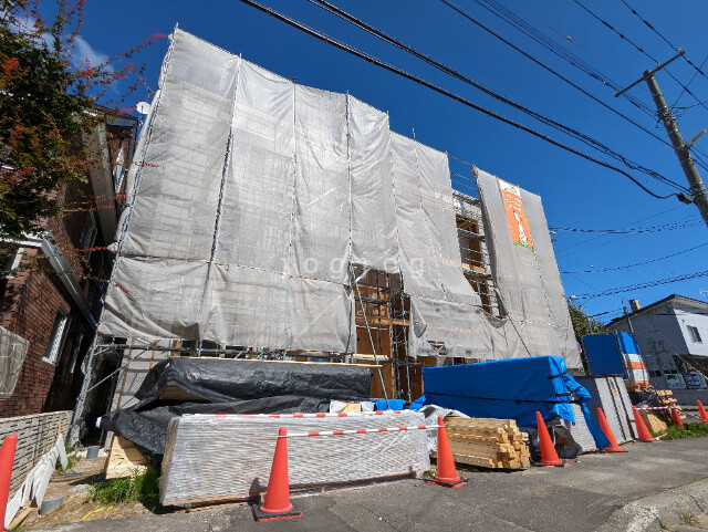 札幌市西区八軒十条西のアパートの建物外観