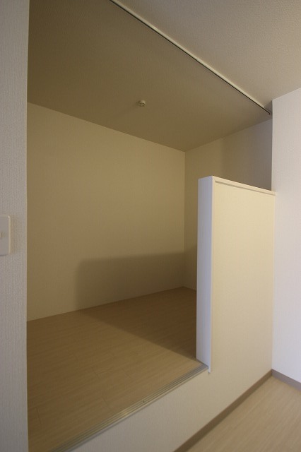 収納　別号室の写真です（反転）