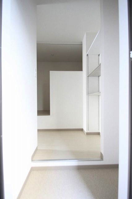 玄関　別号室の写真です（反転）