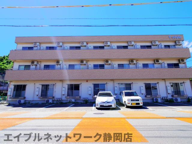 【静岡市駿河区用宗のアパートの駐車場】