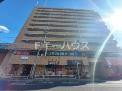 千葉市花見川区幕張本郷のマンションの建物外観