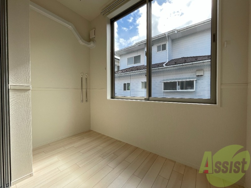 バルコニー　インナーテラスは１．７帖。日光浴してみるのもいいですね。