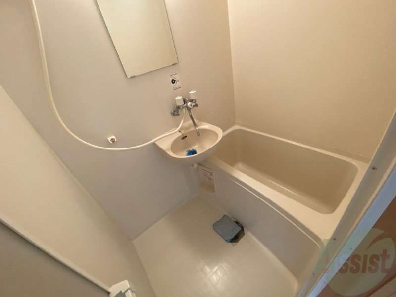 バス・シャワールーム　お風呂になります。一日の疲れを癒してくださいね。