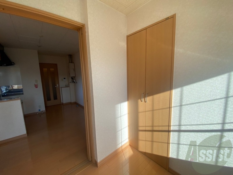 収納　寝室の収納です。部屋がすっきり片付きます。