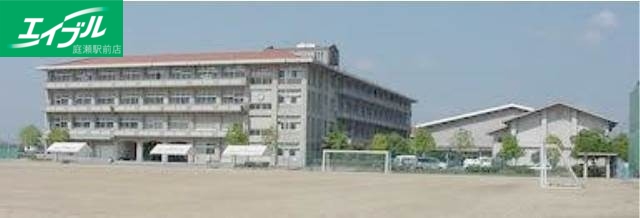 中学校　倉敷市立連島南中学校（中学校）まで504m