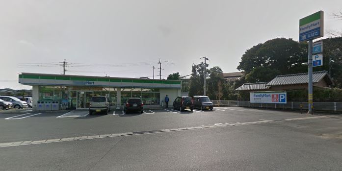 コンビニ　ファミリーマート 小倉津田バイパス店（コンビニ）まで381m