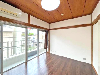 バルコニー　バルコニーがあります