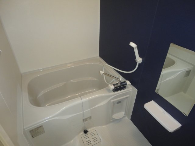 バス・シャワールーム　バス（サーモ水栓付）
