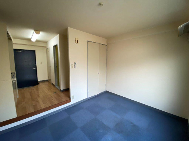 居室・リビング　クローゼットのある洋室