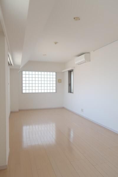 居室・リビング　※同タイプ・別部屋の参考写真です。