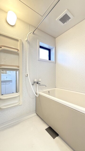 バス・シャワールーム　追焚機能付きのバスルーム