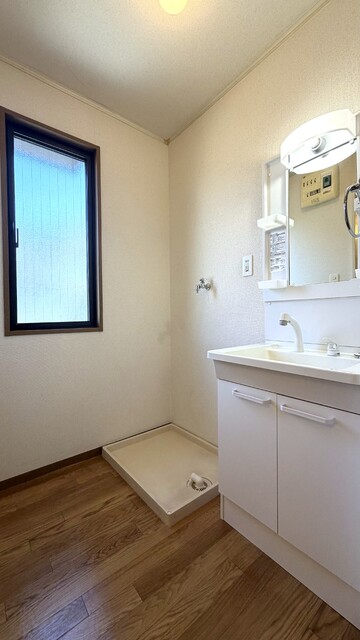 洗面設備　広々とした洗面所