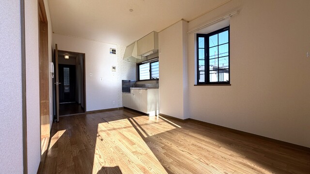 居室・リビング　７．５帖のダイニングキッチン