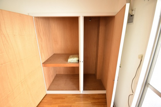 収納　※他部屋の写真です。