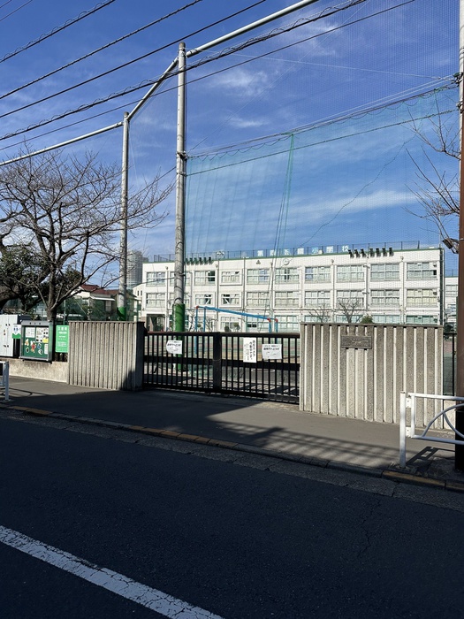小学校　墨田区立第四吾嬬小学校（小学校）まで394m