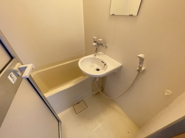 バス・シャワールーム　日々の疲れを癒すお風呂付です