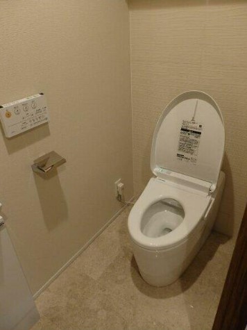 トイレ　※こちらのお写真は他部屋になり参考写真です