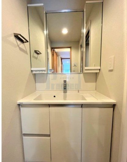 洗面設備　使いやすい独立洗面台☆