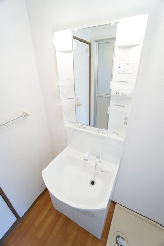 洗面設備　※同物件の写真です。