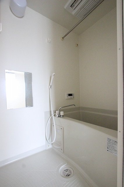 バス・シャワールーム　同物件、別号室のものです。