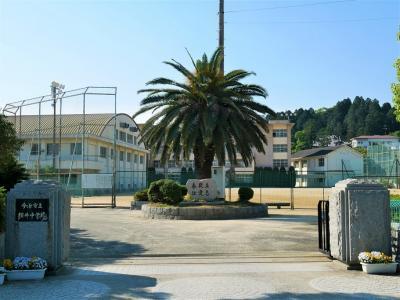 中学校　桜井中学校（中学校）まで2300m