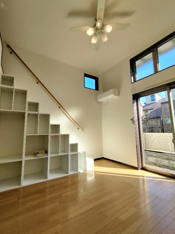 居室・リビング　別号室の写真です