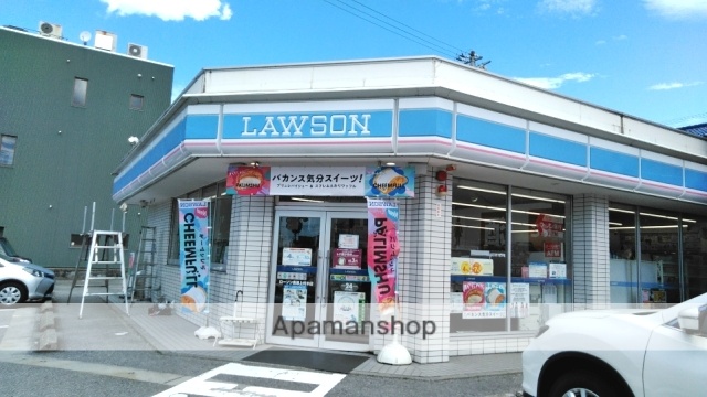 コンビニ　ローソン魚津上村木店（コンビニ）まで555m