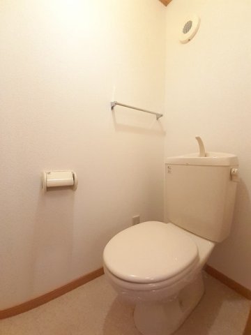 トイレ　シンプルで使いやすいトイレです