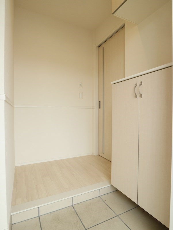 玄関　※別室参考画像