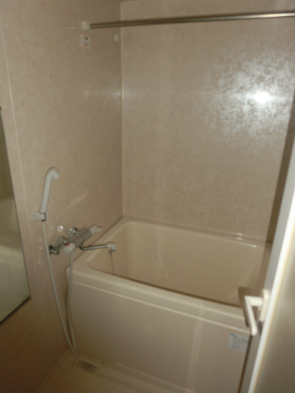 バス・シャワールーム　※同物件参考写真