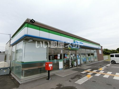 コンビニ　ファミリーマート 滝野高岡店（コンビニ）まで2869m