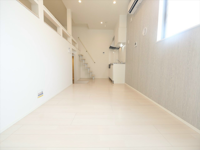 居室・リビング　ＬＤＫ8.4帖　洋室5.0帖　ロフト4.5帖