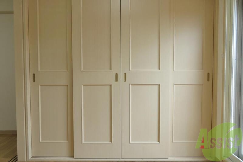 収納　寝室には大きめのクローゼットがございます。